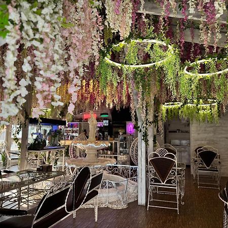 Viktoriya Family Hotel Restaurant Complex Kyiv Exterior photo